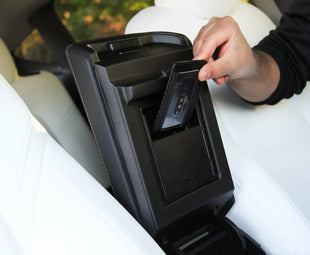 Hidden Center Console Storage | Model 3, Y TesPlg